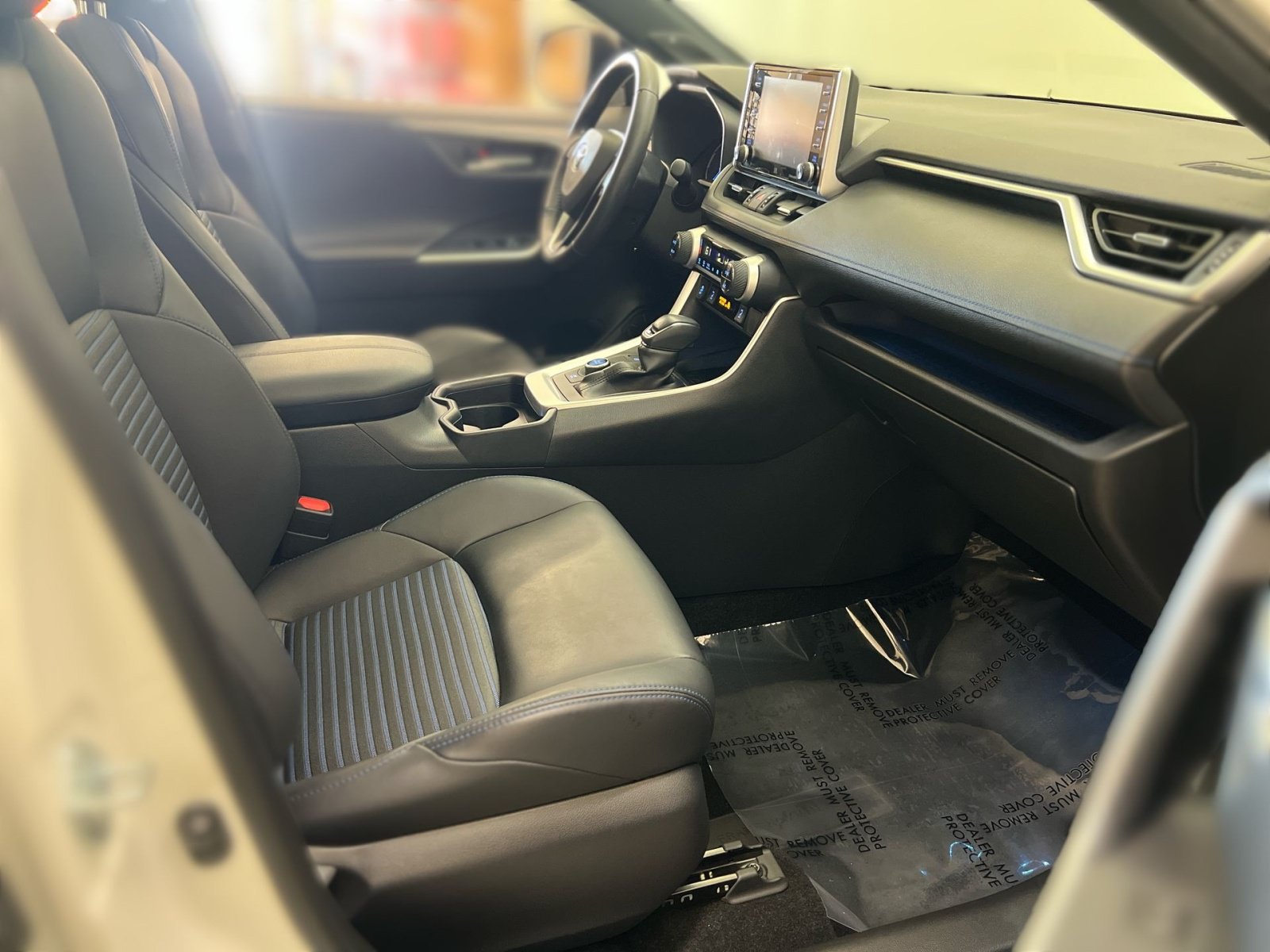Used 2020 Toyota RAV4 XSE AWD/4WD image 26