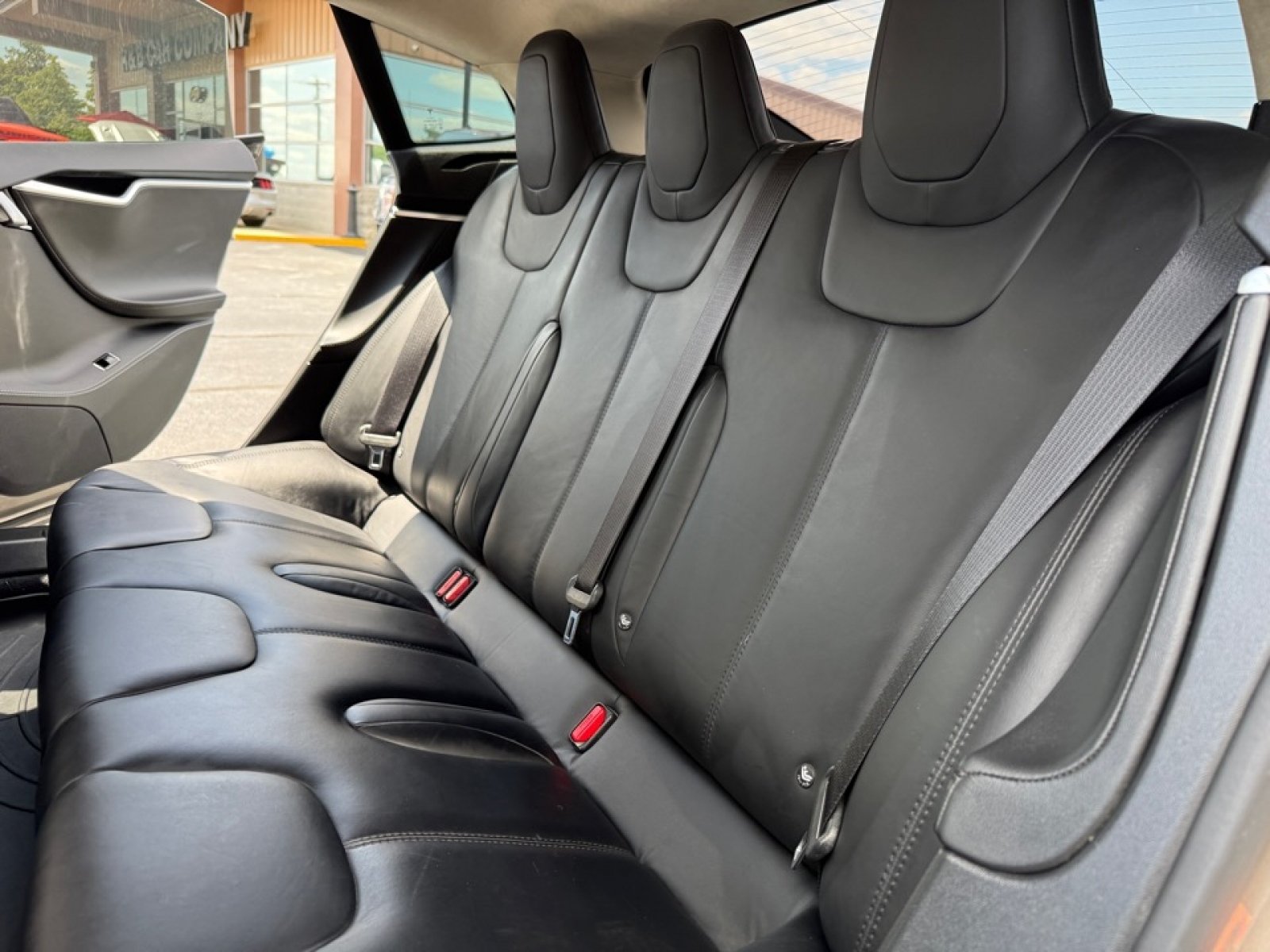 Used 2015 Tesla Model S 70D AWD/4WD image 29