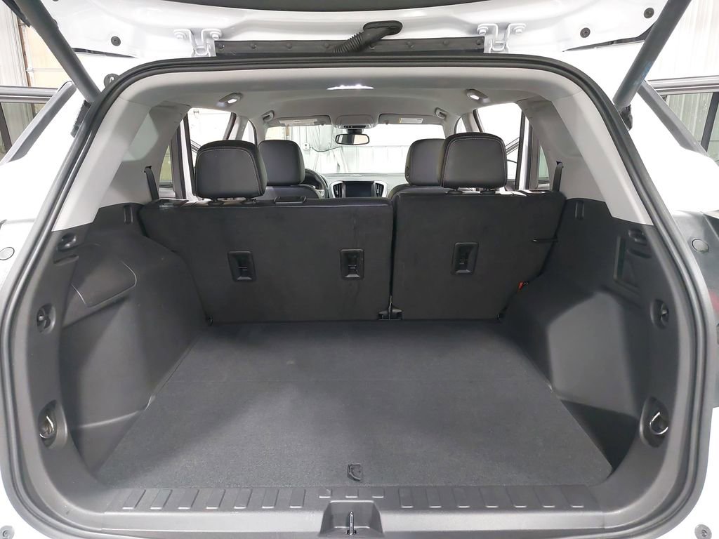 Used 2024 GMC Terrain SLT image 12