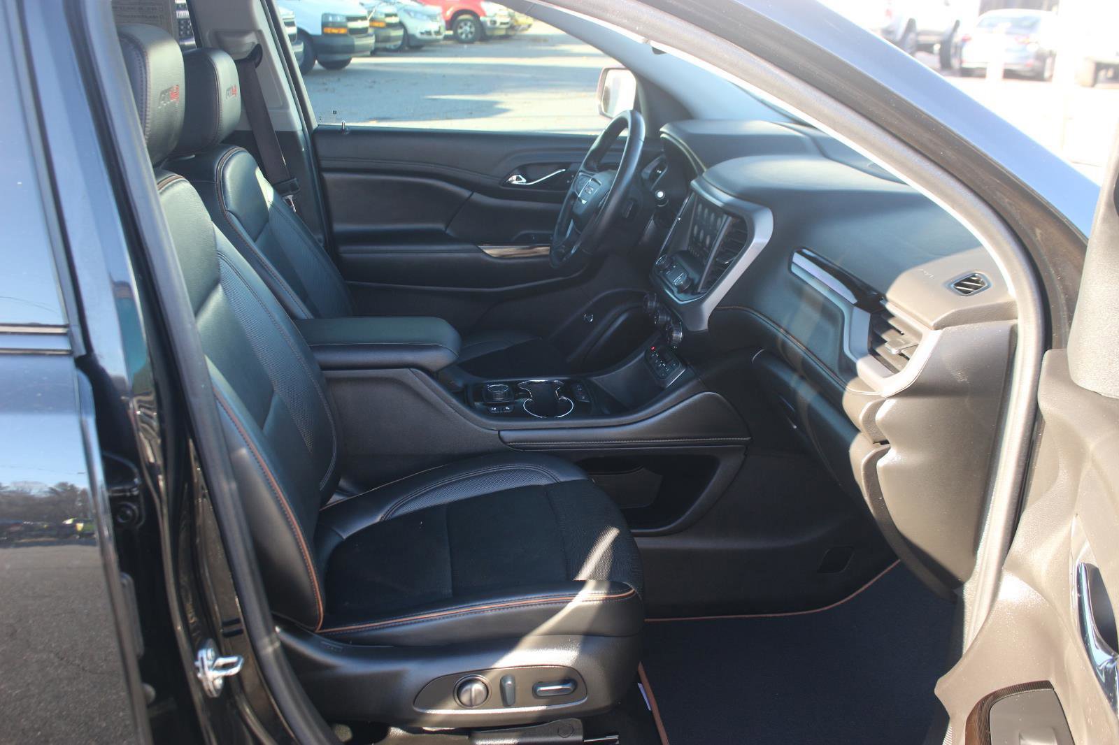 Used 2022 GMC Acadia AT4 w/ Technology Package image 37