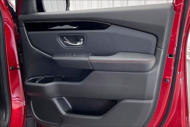 Certified 2025 Honda Pilot TrailSport image 22