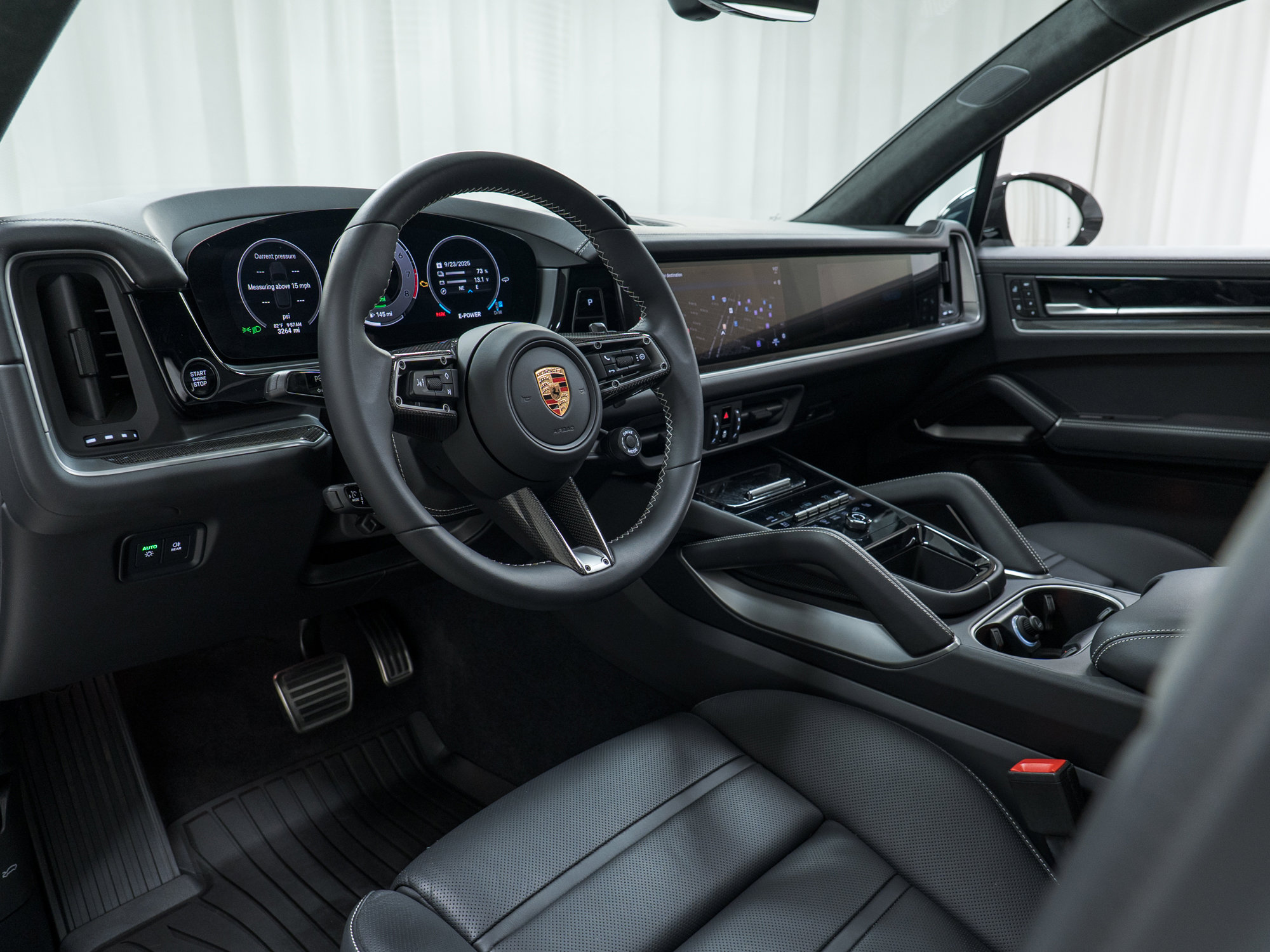 Certified 2024 Porsche Cayenne Turbo image 4