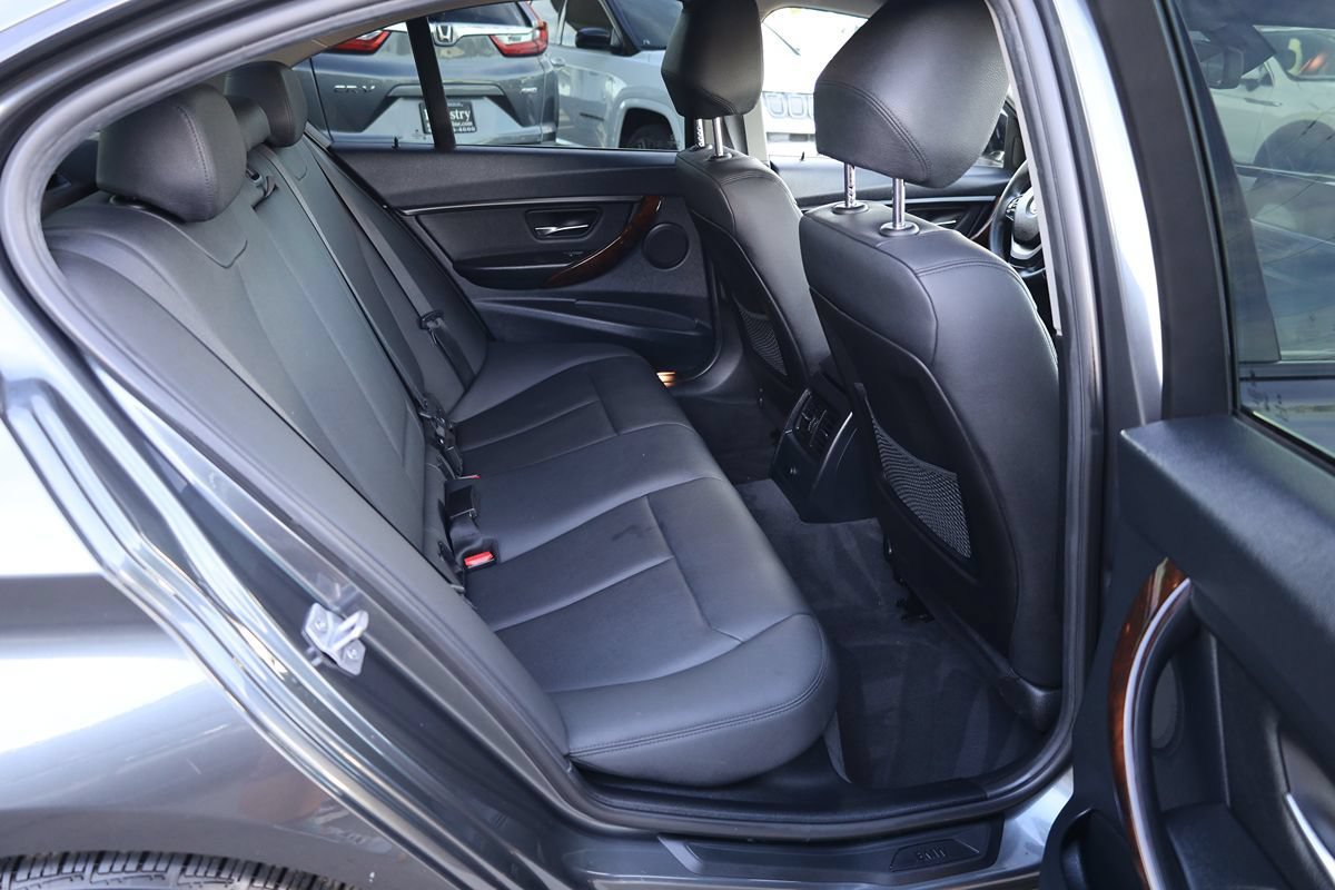 Used 2015 BMW 328i Sedan RWD image 13