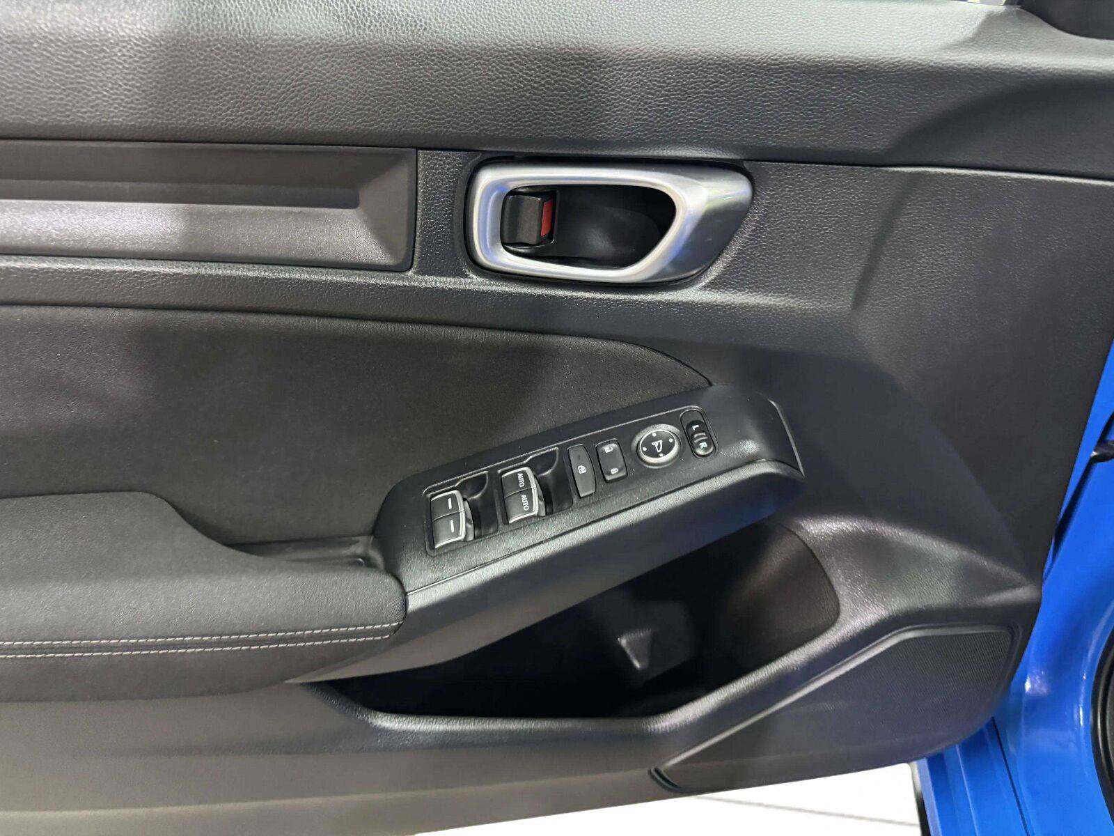 Used 2023 Honda Civic Sport image 23