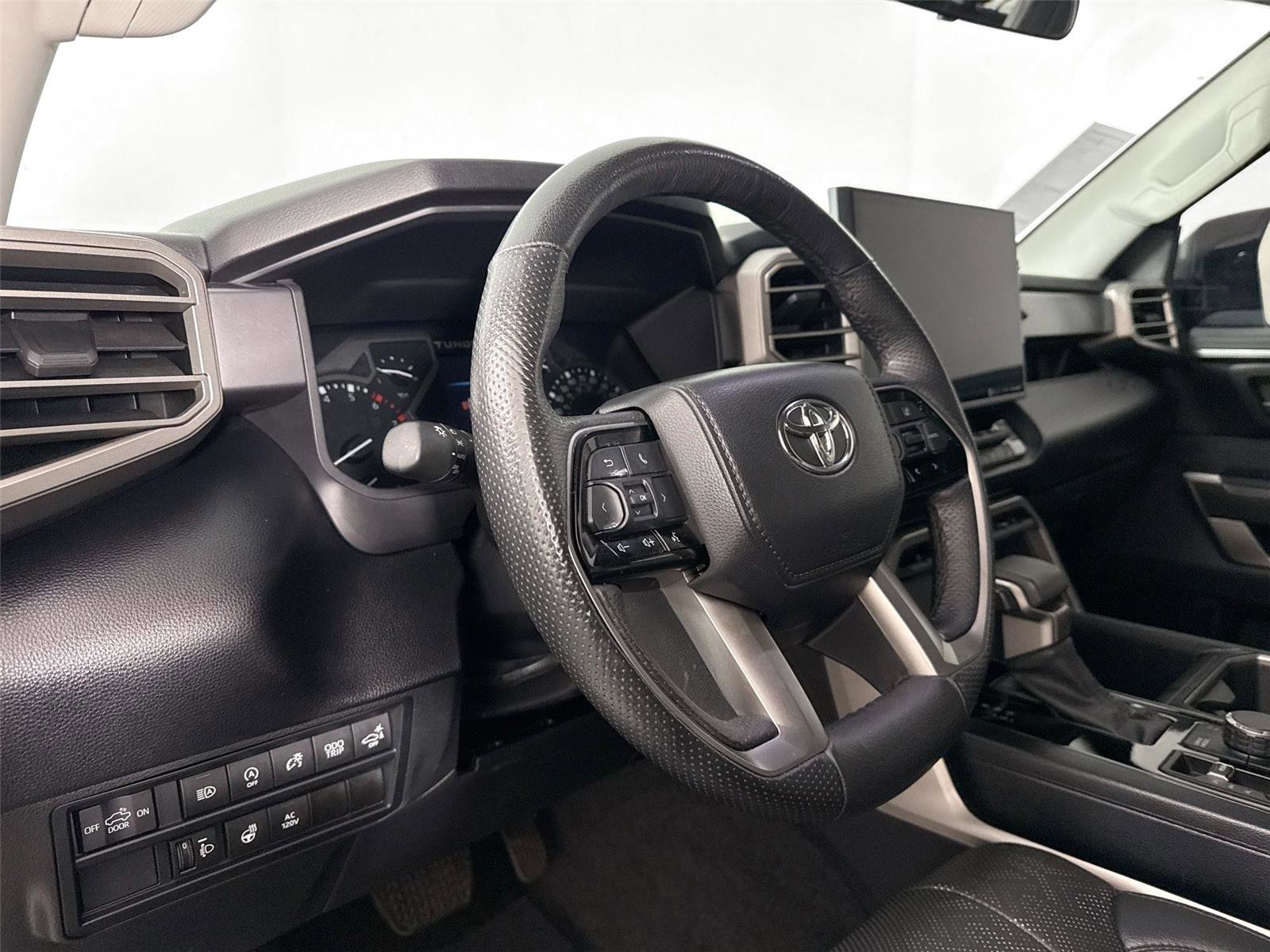 Used 2023 Toyota Tundra SR5 image 4