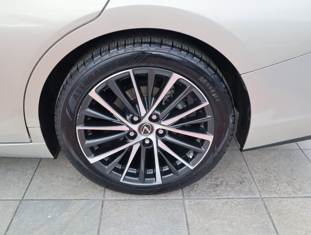 Used 2022 Lexus ES 350 w/ Premium Package image 10