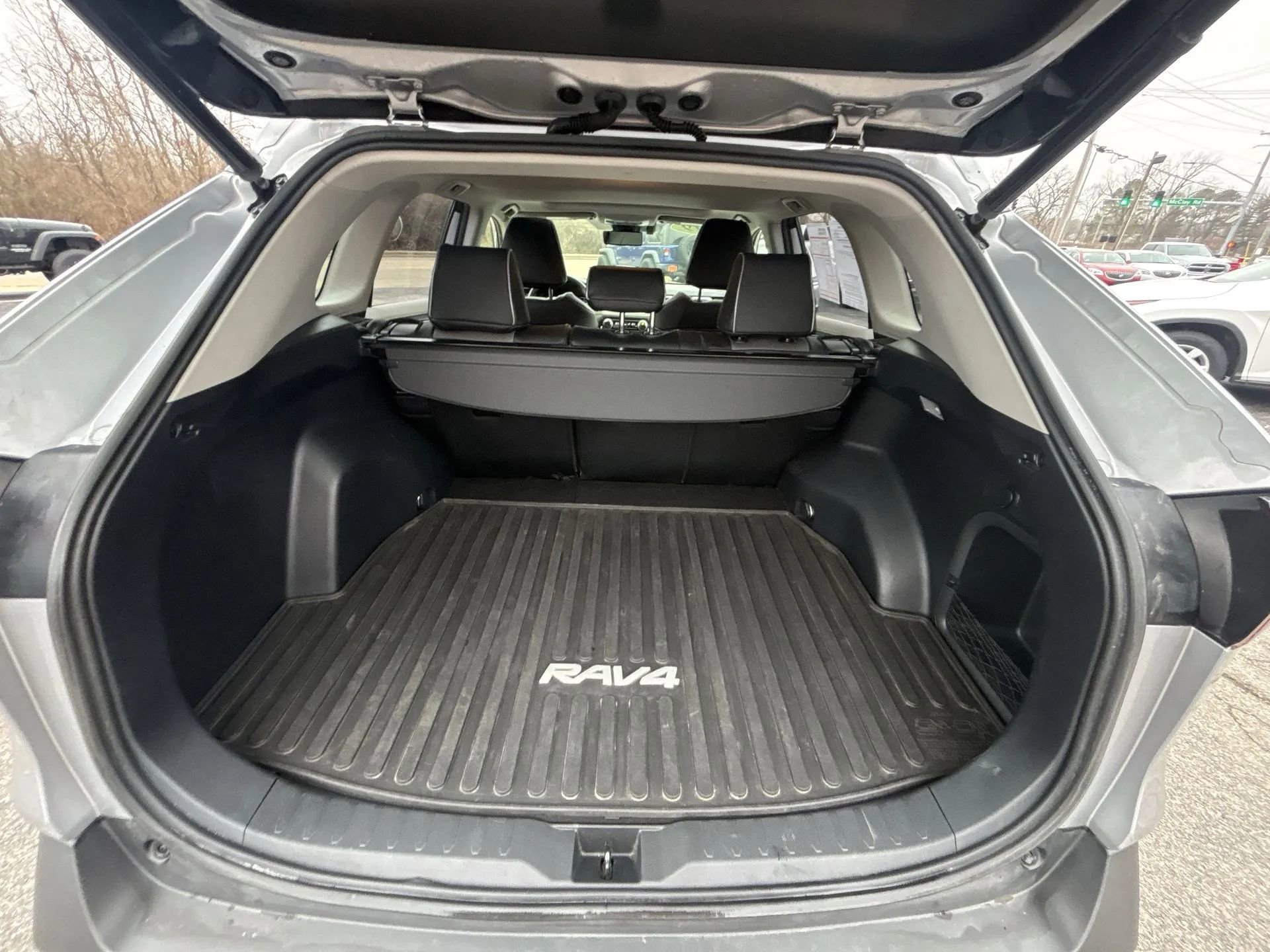 Used 2019 Toyota RAV4 Limited w/ Carpet Mat Package image 21
