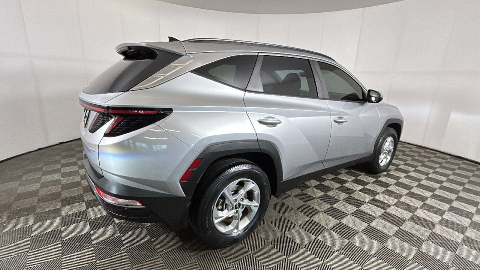 Used 2023 Hyundai Tucson SEL AWD/4WD image 3