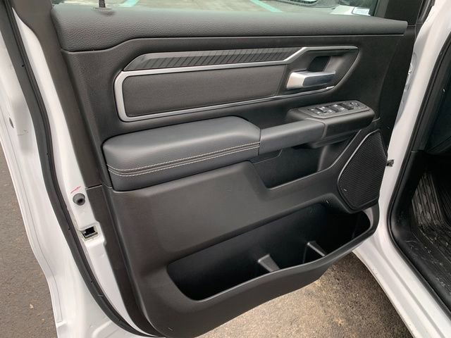 New 2026 RAM 1500 4x4 Crew Cab image 15