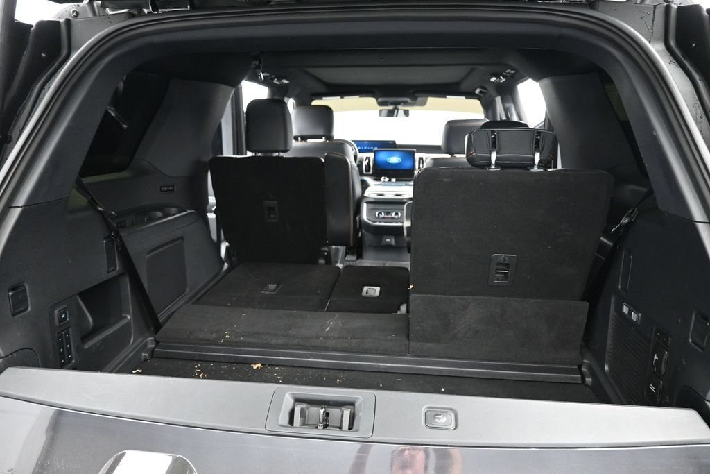 Used 2025 Ford Expedition Tremor AWD/4WD image 28