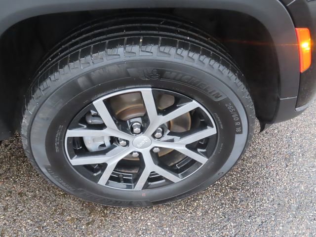 Used 2023 Jeep Grand Cherokee L Limited AWD/4WD image 13