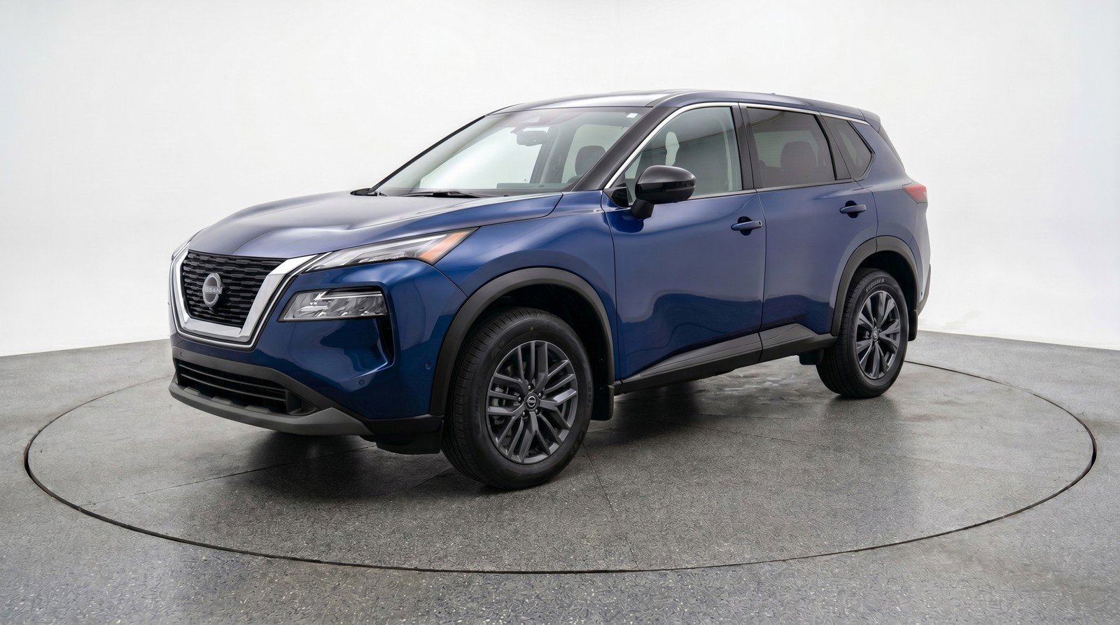 Used 2023 Nissan Rogue S FWD image 3