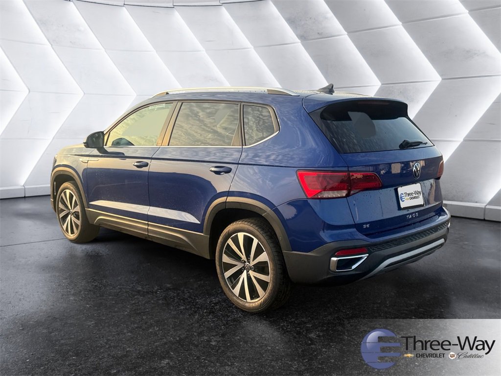 Used 2024 Volkswagen Taos SE image 3