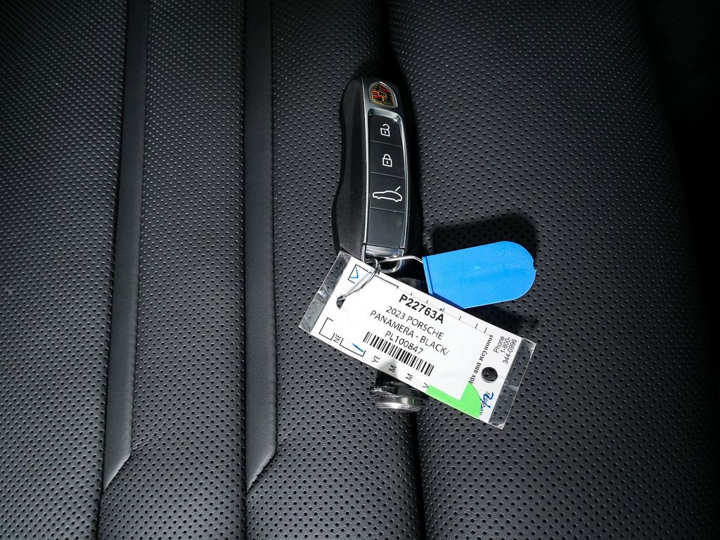 Certified 2023 Porsche Panamera Platinum Edition image 28