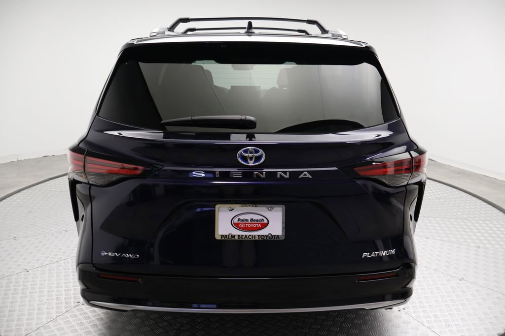 Certified 2025 Toyota Sienna Platinum image 10