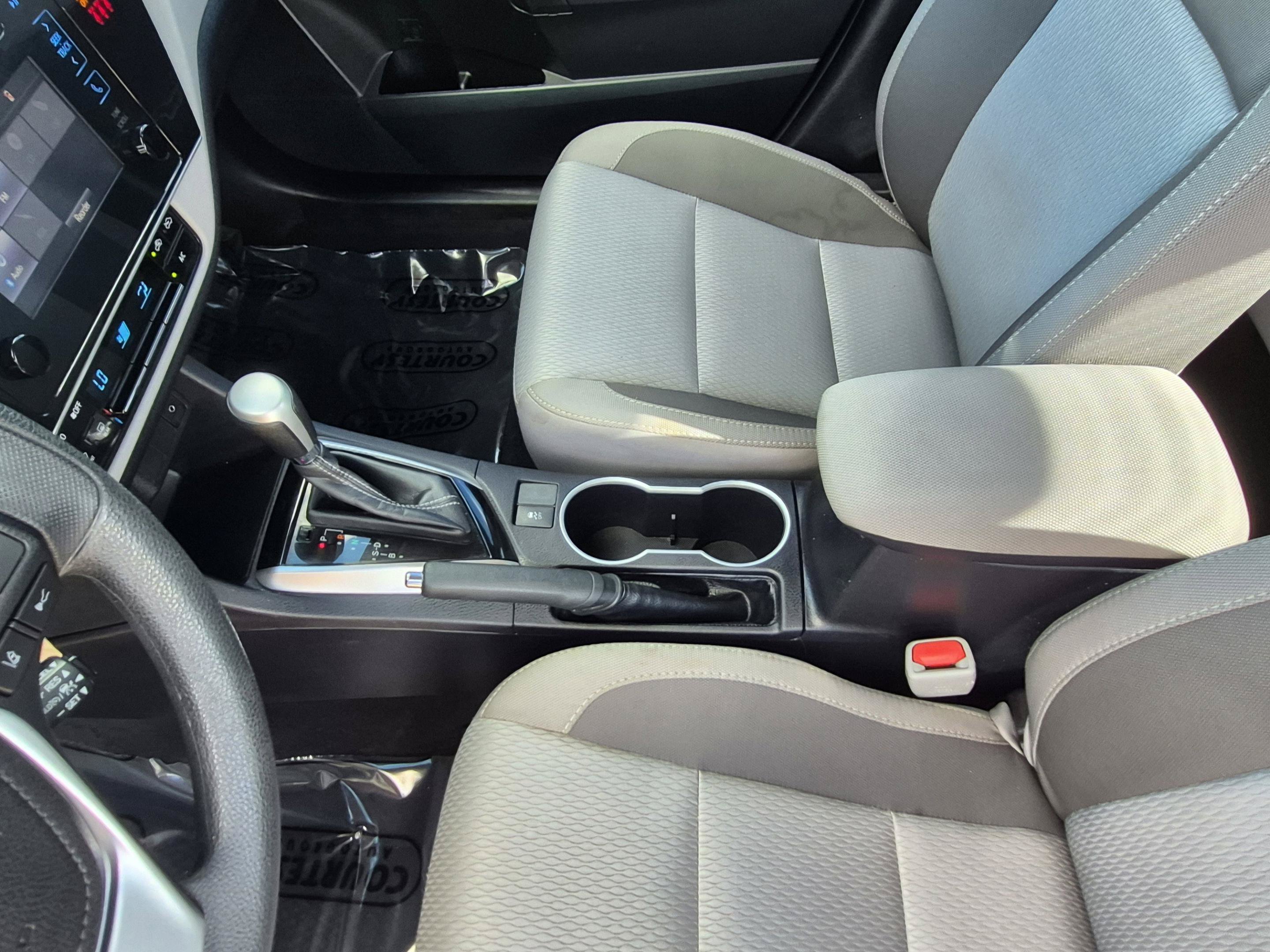 Used 2019 Toyota Corolla LE FWD image 21