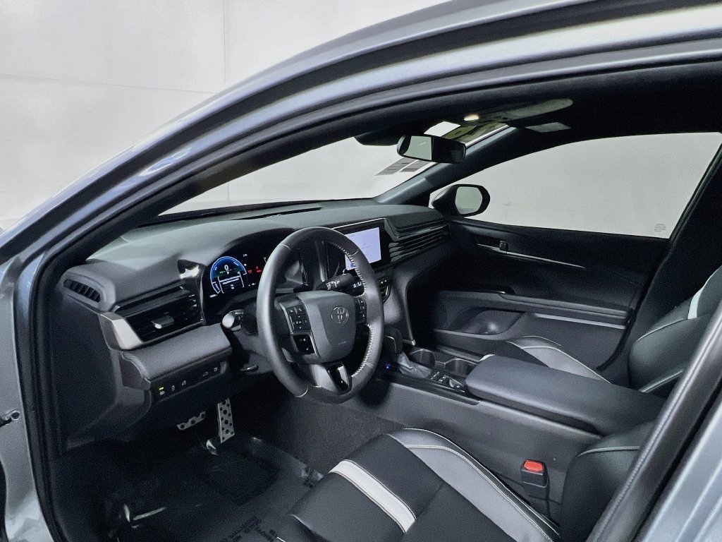 Used 2026 Toyota Camry SE FWD image 27
