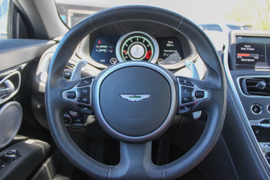 Used 2020 Aston Martin DB11 Volante RWD image 13