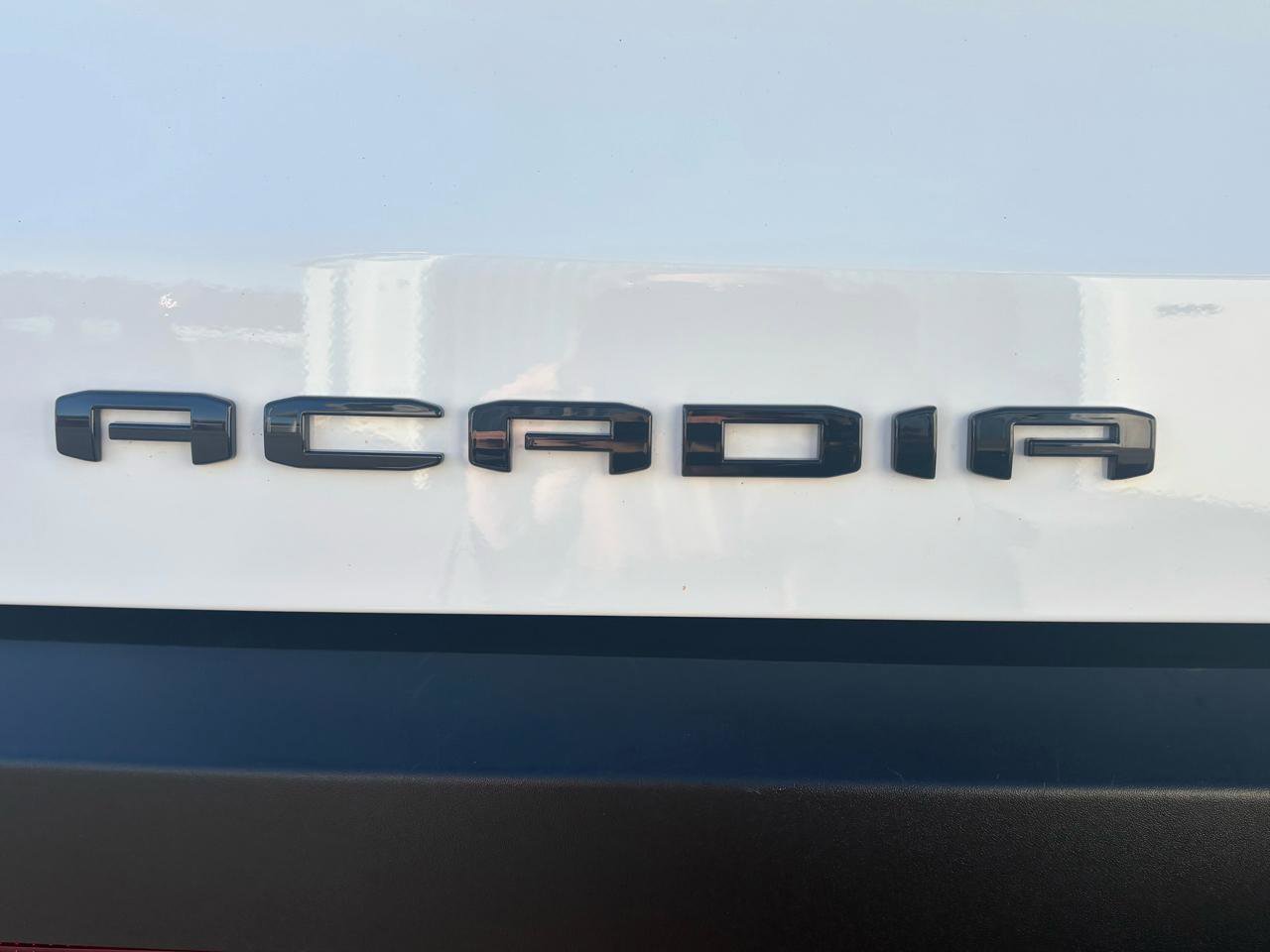 Used 2023 GMC Acadia SLT w/ Elevation Edition image 45