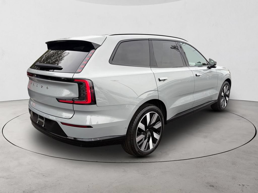 Certified 2025 Volvo EX90 Ultra AWD/4WD image 7