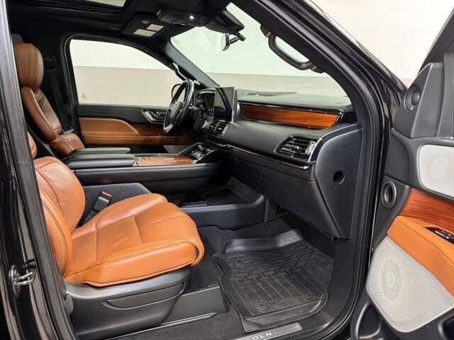 Used 2019 Lincoln Navigator L Reserve AWD/4WD image 40