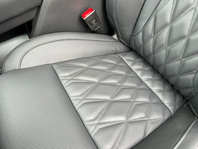 New 2026 Nissan Rogue Platinum image 9