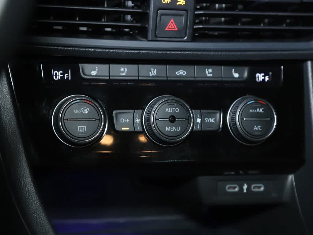 Certified 2024 Volkswagen Jetta SEL FWD image 27