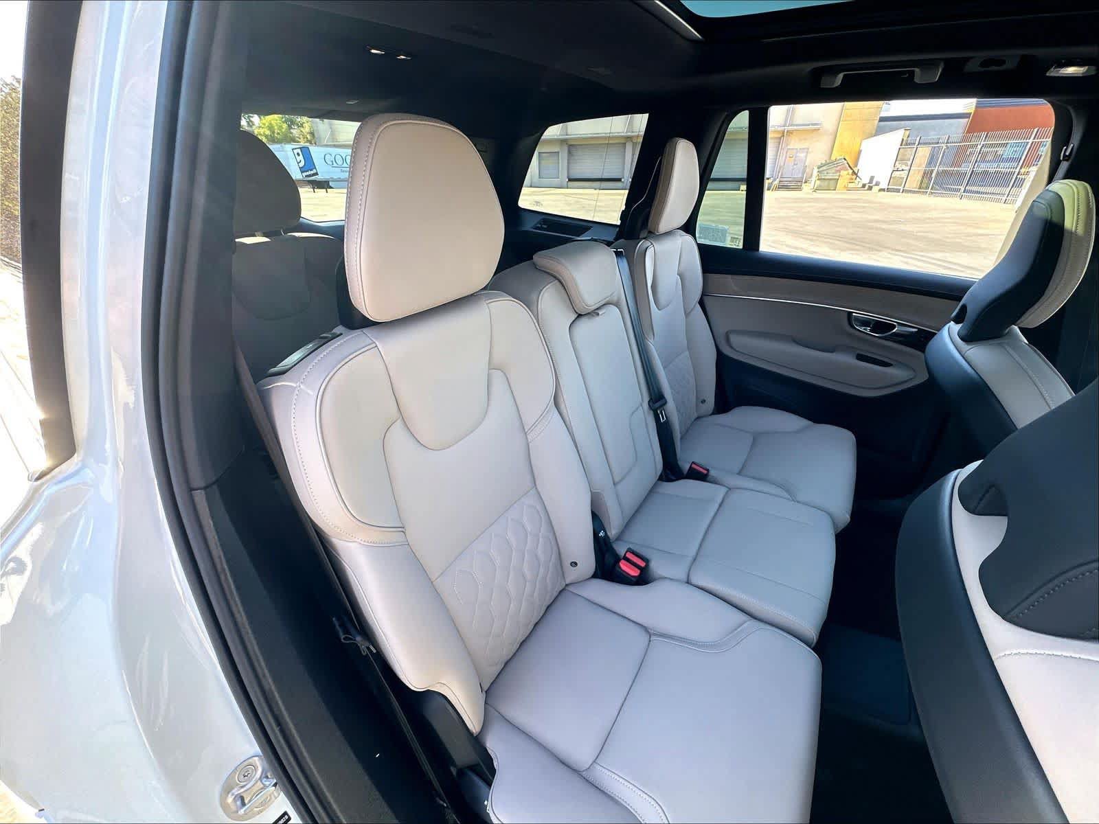 Used 2026 Volvo XC90 T8 Plus w/ Protection Package Premier AWD/4WD image 30