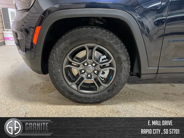 Used 2024 Jeep Grand Cherokee Trailhawk w/ Advanced Protech Group II image 30
