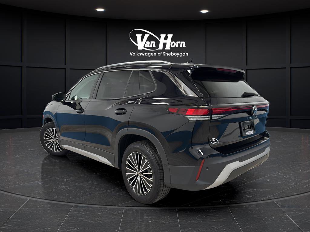 Used 2025 Volkswagen Tiguan S w/ 18" Wheel Package FWD image 5