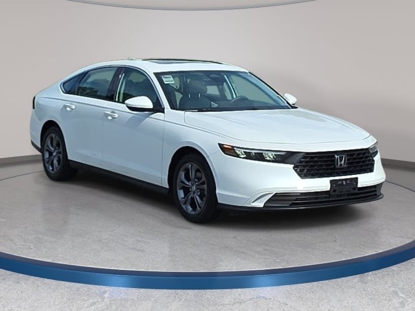 Used 2024 Honda Accord EX image 3