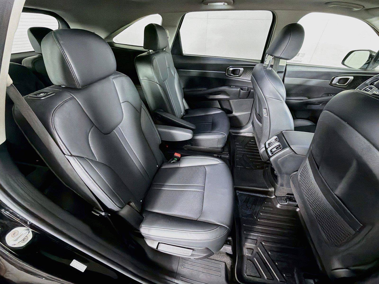 Used 2023 Kia Sorento EX w/ Panoramic Sunroof Package AWD/4WD image 30
