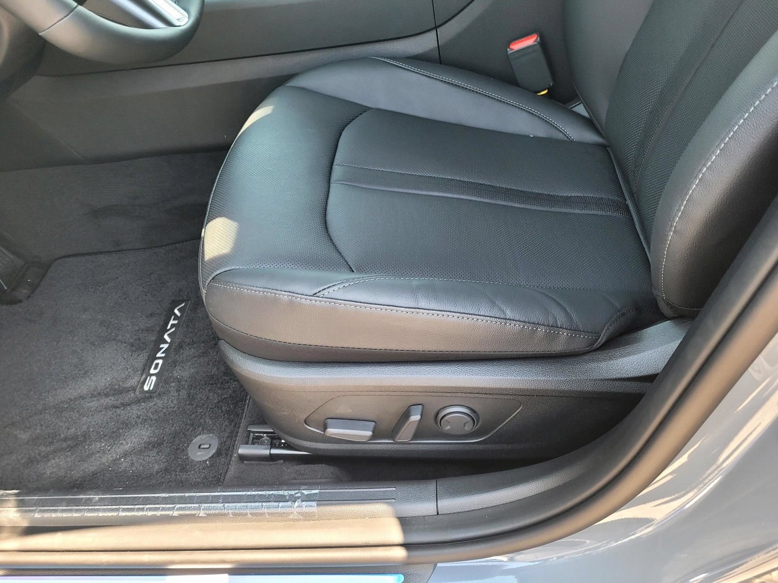 New 2026 Hyundai Sonata Limited FWD image 17