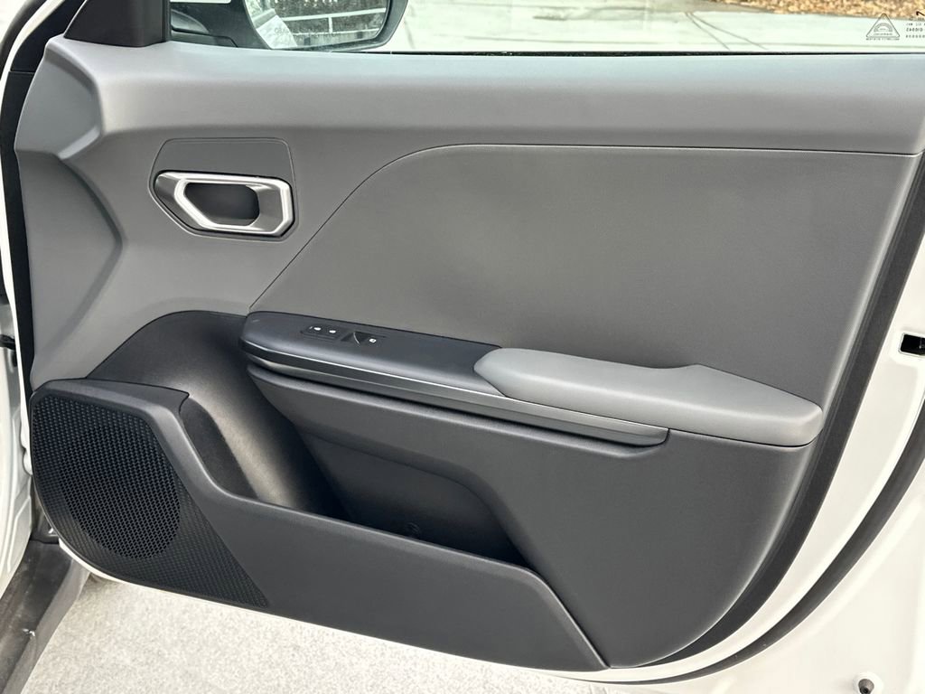 New 2025 Kia K4 FWD image 10