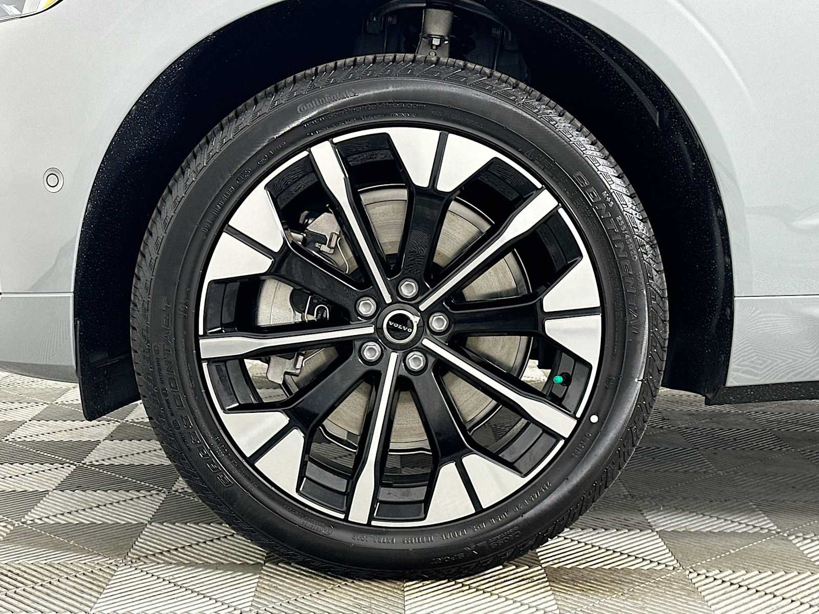 New 2026 Volvo XC60 T8 Plus w/ Protection Package AWD/4WD image 28