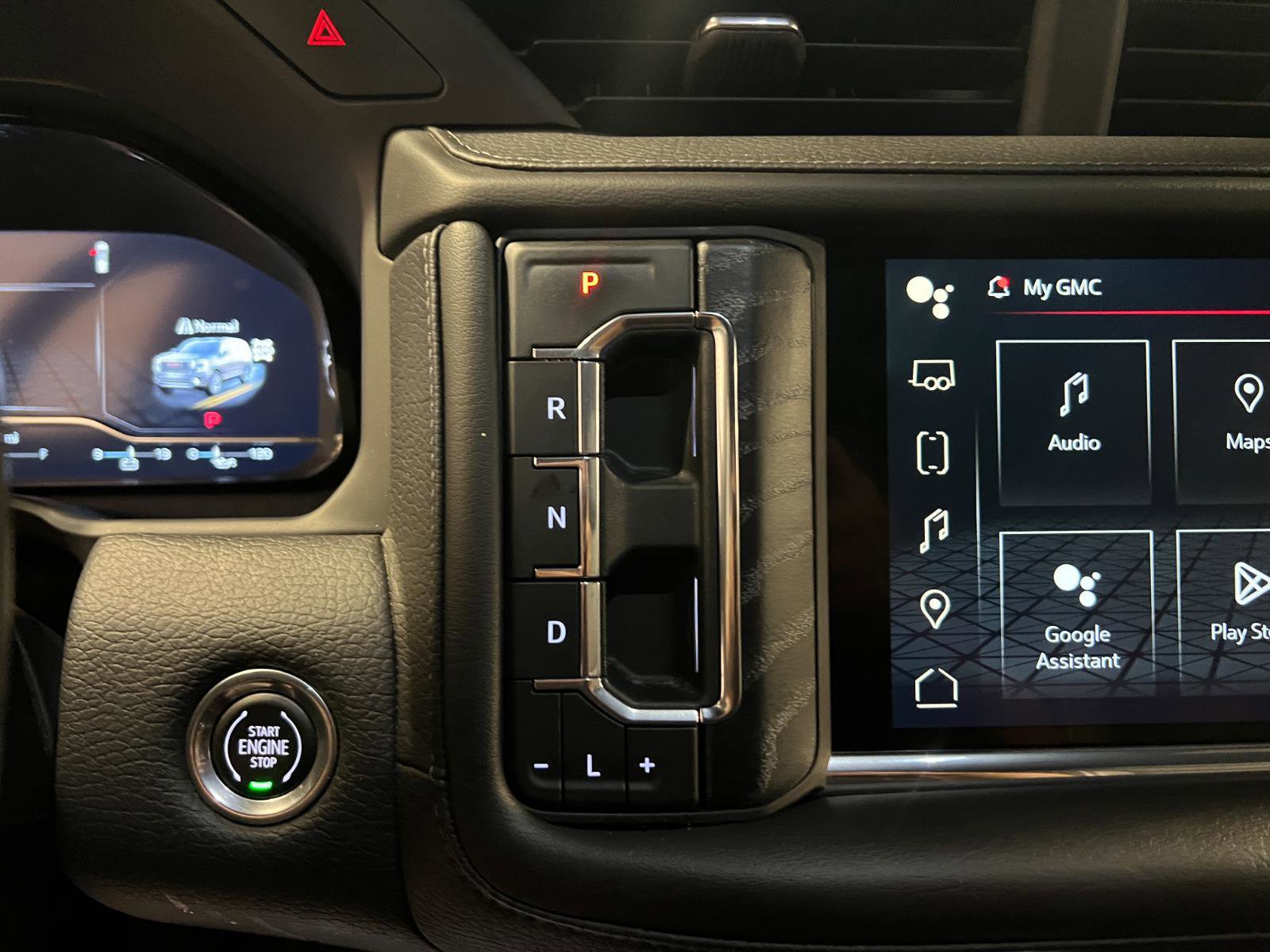 Used 2023 GMC Yukon XL Denali AWD/4WD image 17