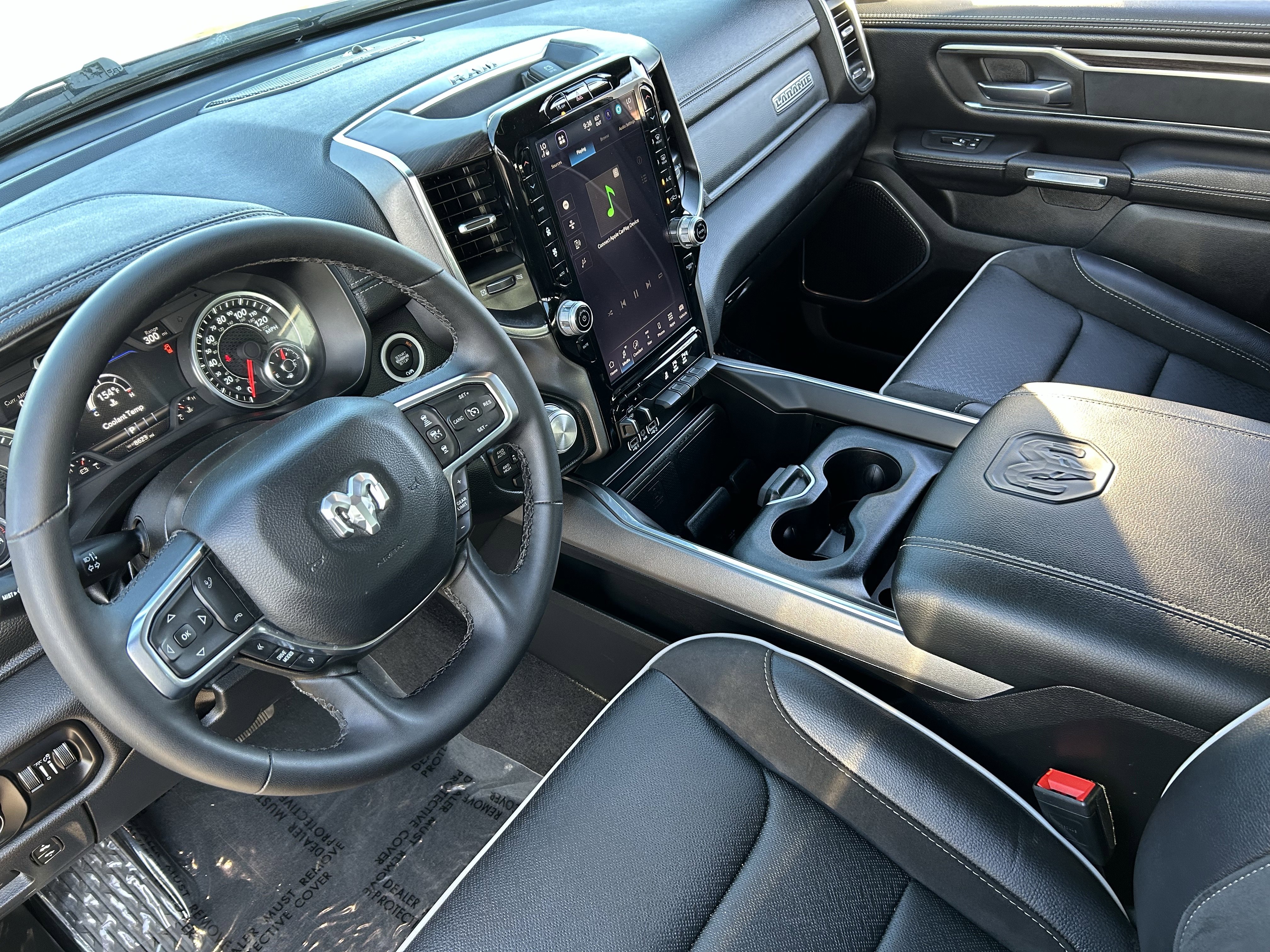 Used 2025 RAM 1500 Laramie AWD/4WD image 17