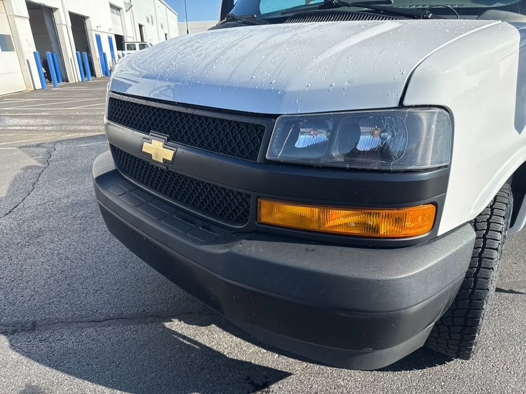 Used 2022 Chevrolet Express 3500 w/ Power Convenience Package image 29