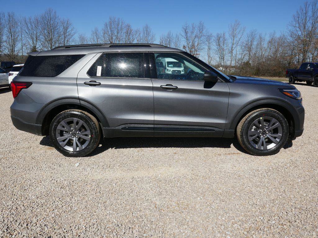 New 2026 Ford Explorer Active image 4