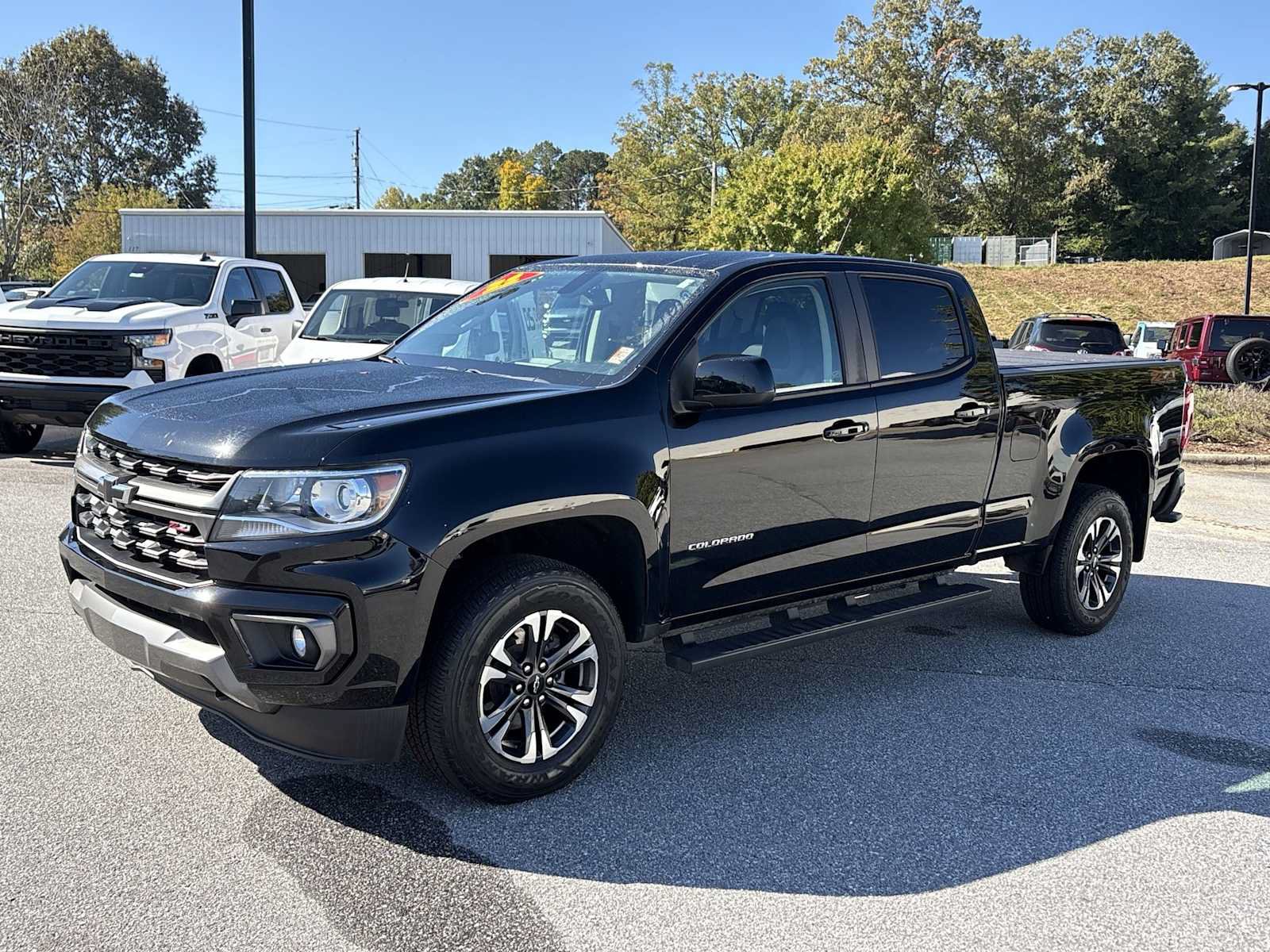 Used 2022 Chevrolet Colorado Z71 AWD/4WD image 2