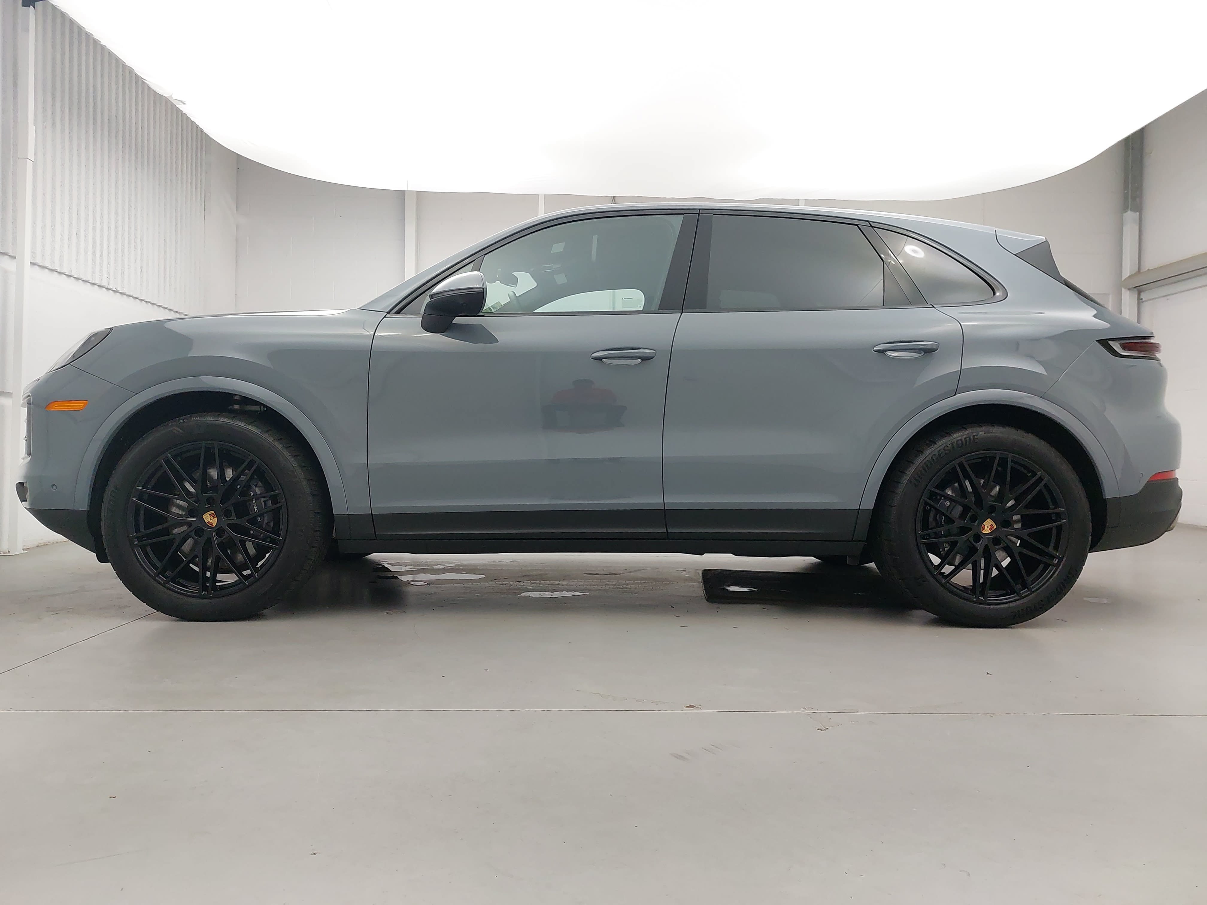 Certified 2026 Porsche Cayenne AWD/4WD image 2