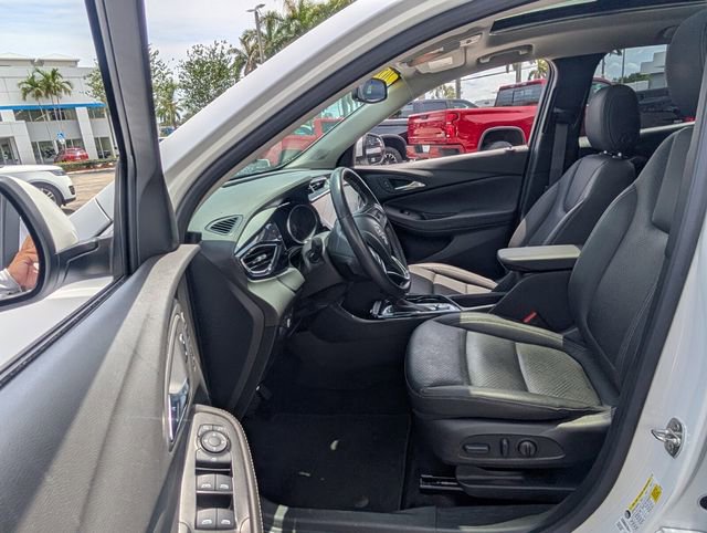 Used 2023 Buick Encore GX Essence w/ Experience Buick Package FWD image 9