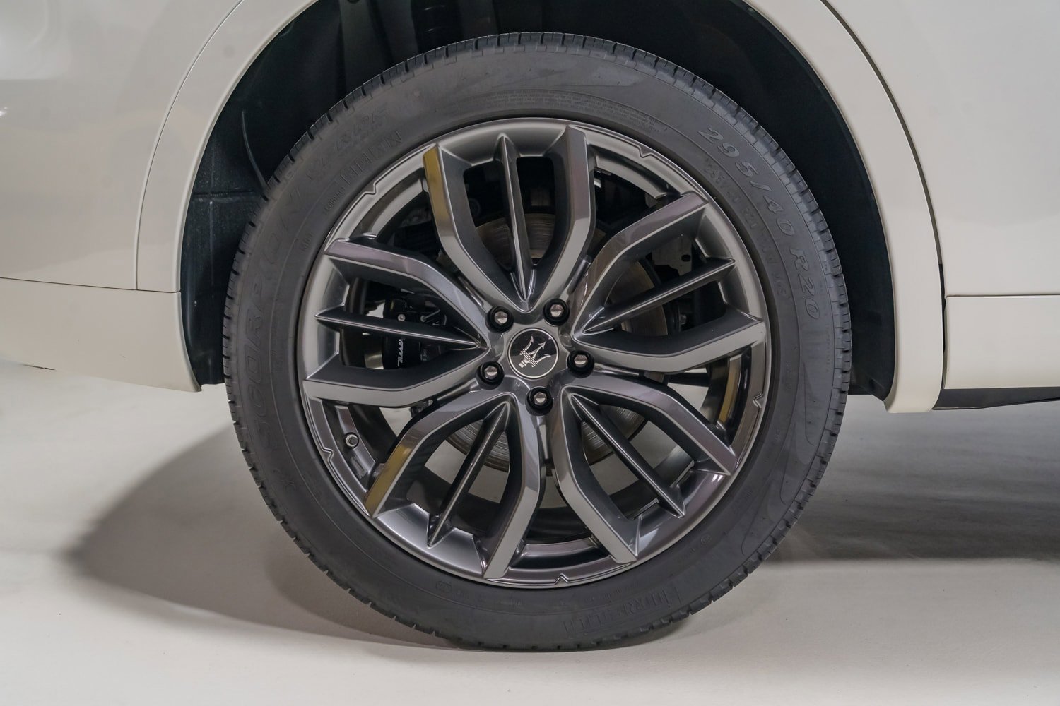 Used 2024 Maserati Levante GT Ultima AWD/4WD image 14