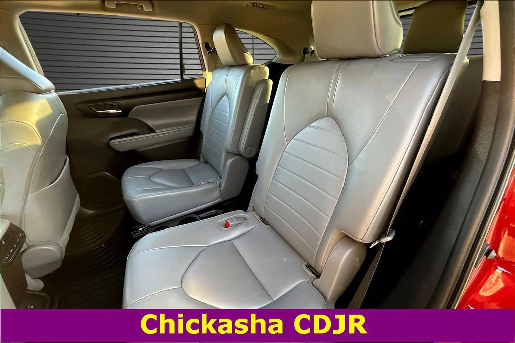 Used 2022 Toyota Highlander XLE image 21