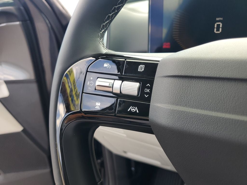 New 2026 Kia Sorento S w/ S Panoramic Sunroof Package FWD image 13
