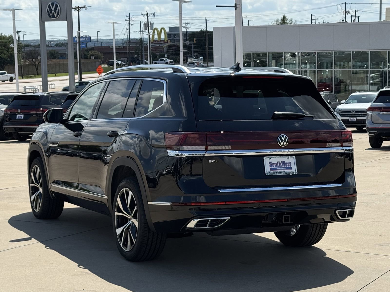 New 2026 Volkswagen Atlas SEL Premium R-Line AWD/4WD image 8