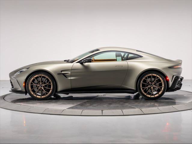 Used 2025 Aston Martin V8 Vantage Coupe RWD image 13