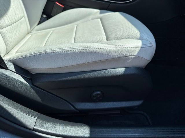 Used 2017 Mercedes-Benz C 300 4MATIC Sedan image 30