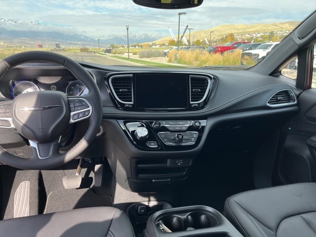 New 2026 Chrysler Pacifica Select image 19