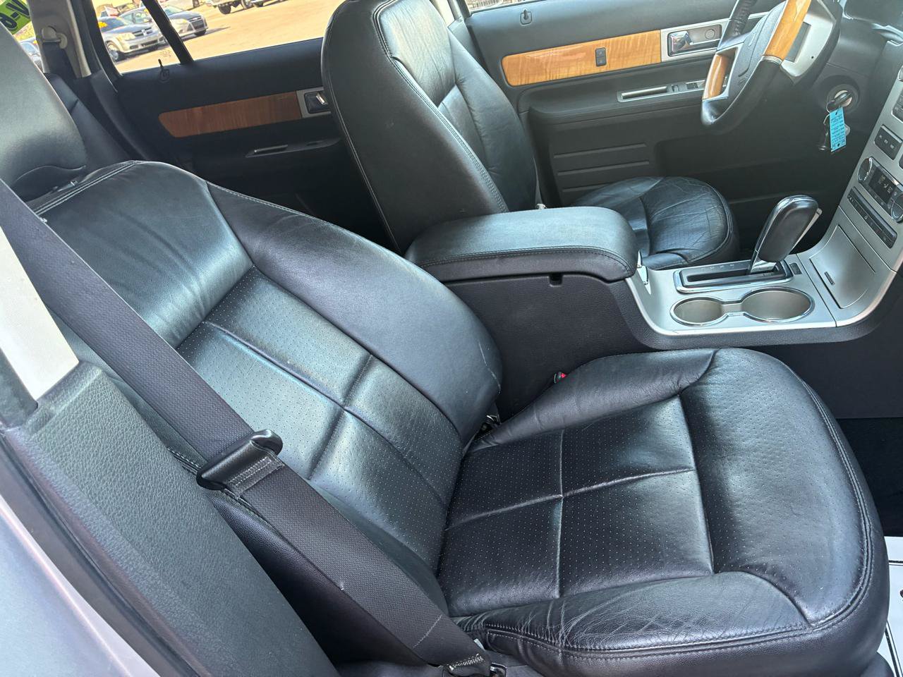 Used 2010 Lincoln MKX AWD image 12